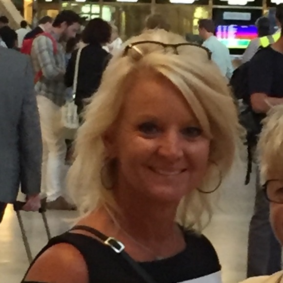 Profile Picture of Sheri Minnaert (@lynnie27) on Poshmark