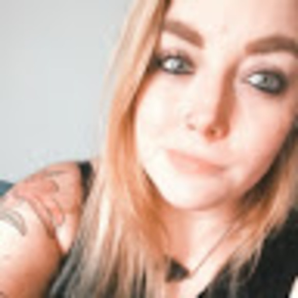 Profile Picture of Rachael Himelfarb (@rkhimelfarb) on Poshmark