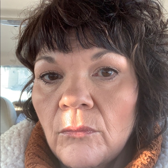 Profile Picture of Roberta Wiens (@mukluk18) on Poshmark