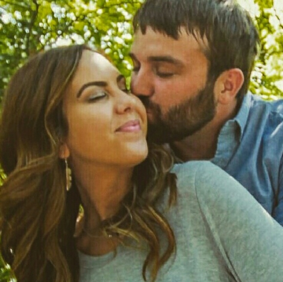 Jenni Aiton - Poshmark Profile Picture of Jenni Aiton (@jennimariea) on Poshmark