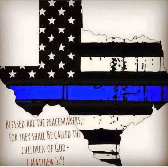 Profile Picture of Edie Costlow (@ediecostlow) on Poshmark