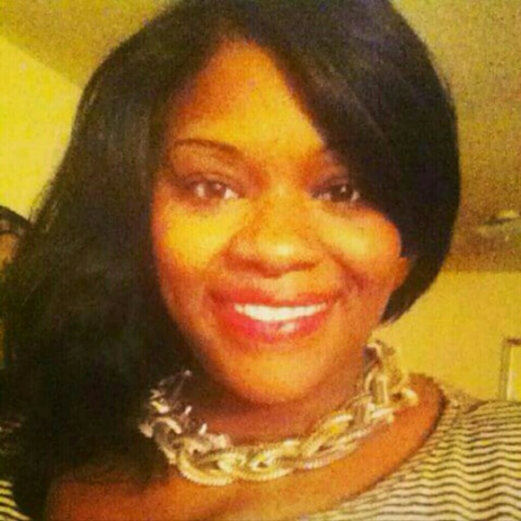 Profile Picture of Bianca Bowdery (@biancab89) on Poshmark
