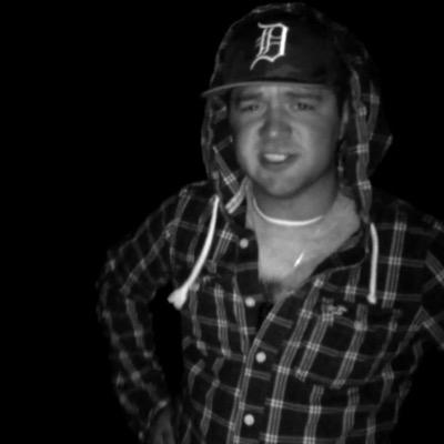 Profile Picture of Tanning Chatum (@ChrisFruchey) on Twitter