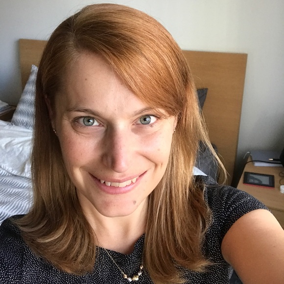 Profile Picture of Silvia Asti (@silviaasti) on Poshmark