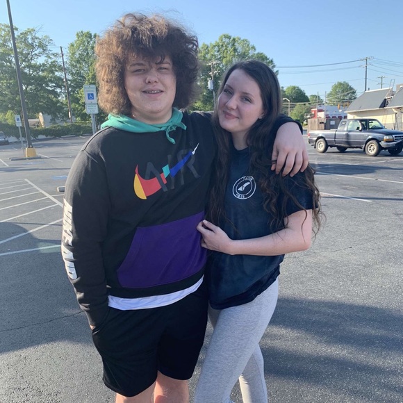 Dylan Grubb - Poshmark Profile Picture of Dylan Grubb (@dylan_beach12) on Poshmark