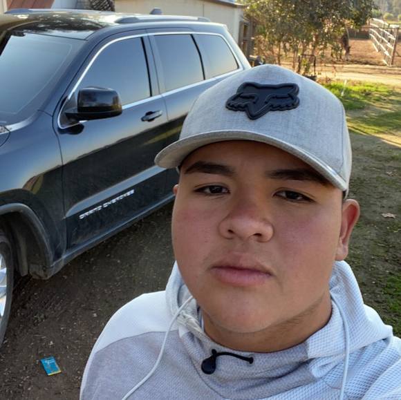 Profile Picture of Julian Parra (@jp98486) on Poshmark