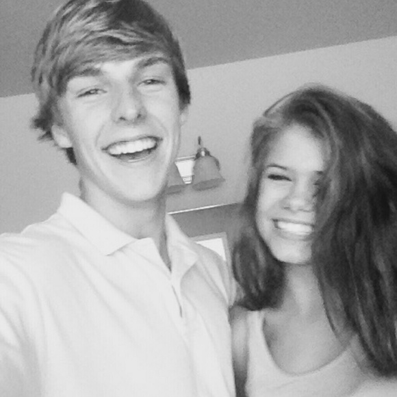 Profile Picture of Aaron Eish (@aaroneish) on Poshmark