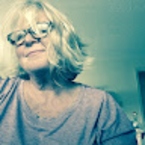 Profile Picture of Joann Gladwin (@c21jogladwin) on Poshmark