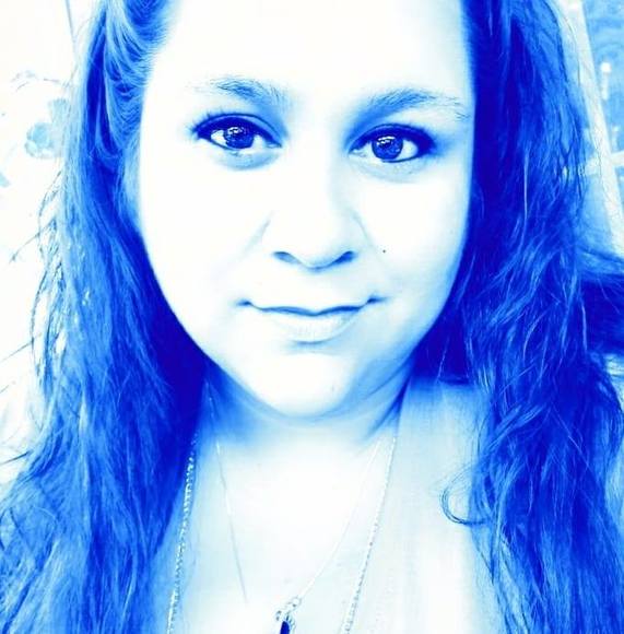 Profile Picture of Heather Mae (@mae0912) on Poshmark