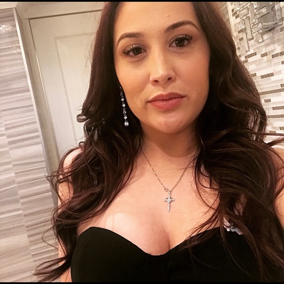 Profile Picture of Christina Solis (@christinasol286) on Poshmark