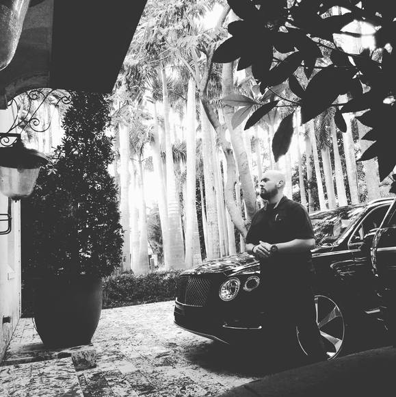 Profile Picture of Tim Long (@timandrewlong) on Poshmark