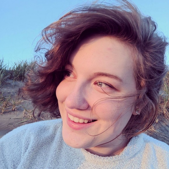 Profile Picture of Sarah Mcroberts (@sarahmcreally) on Poshmark