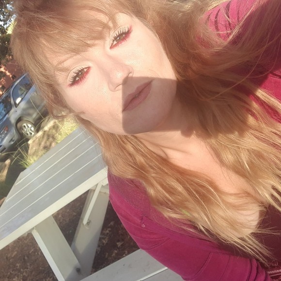 Profile Picture of Heather Chouinard (@nubsonelove) on Poshmark