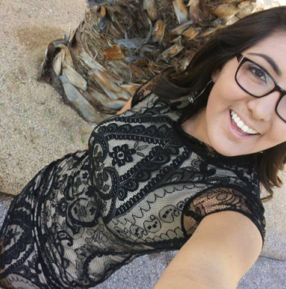 Profile Picture of Amanda Lara (@a19momo92) on Poshmark