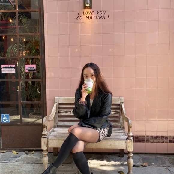 Profile Picture of Zoe Wong (@zoebelle16) on Poshmark