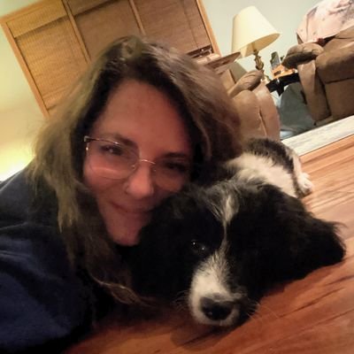 Profile Picture of Mel (@MelanieSurdu) on Twitter