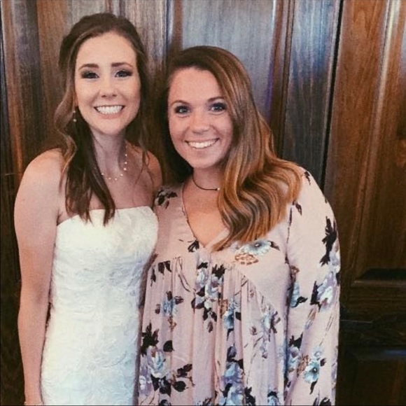 Profile Picture of Juliana Hafner (@julianahafner) on Poshmark