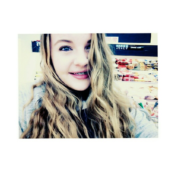 Taylor Cartwright - Poshmark Profile Picture of Taylor Cartwright (@tcartwright9678) on Poshmark