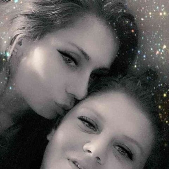 Profile Picture of Lora Fowler (@lora_fowler) on Poshmark