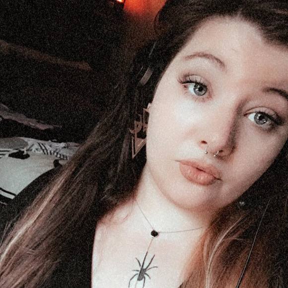 Profile Picture of Amity Grant (@4mity) on Poshmark