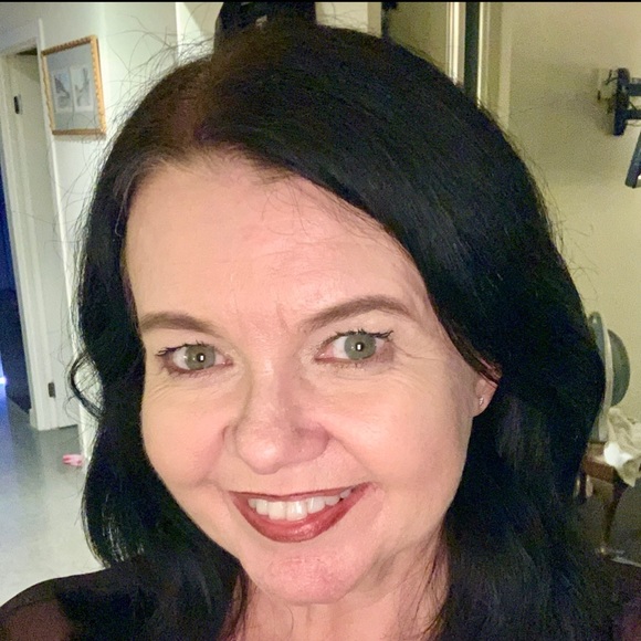 Profile Picture of Debbie Bates (@deb20722) on Poshmark