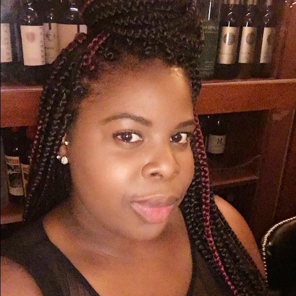 Profile Picture of Yolanda Rivers (@yoyoshops) on Poshmark