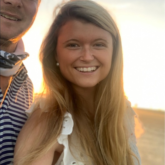 Profile Picture of Anna Worcester (@annawos) on Poshmark