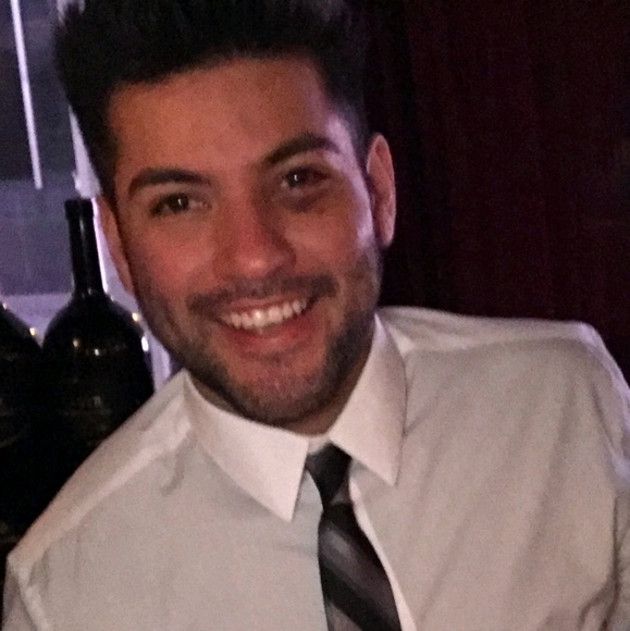 Profile Picture of Shawn Reyes (@reysha87) on Poshmark