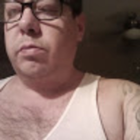 Profile Picture of Jonathan Hart (@hart5577) on Poshmark