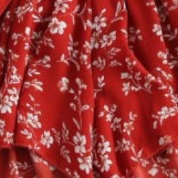 Profile Picture of Samantha Bonczkowski (@sbski104) on Poshmark