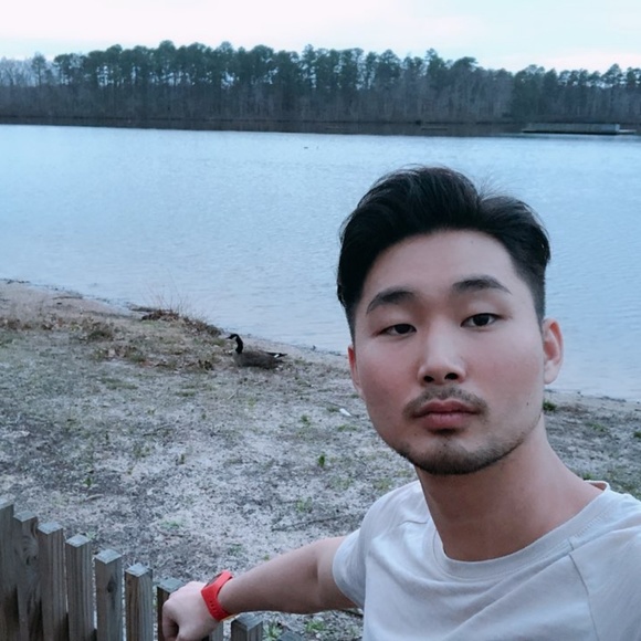 Profile Picture of Joshua Kwon (@jayholic) on Poshmark