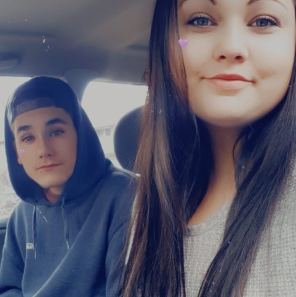 Profile Picture of Mackenzie Gosnell (@mackenziegosnel) on Poshmark