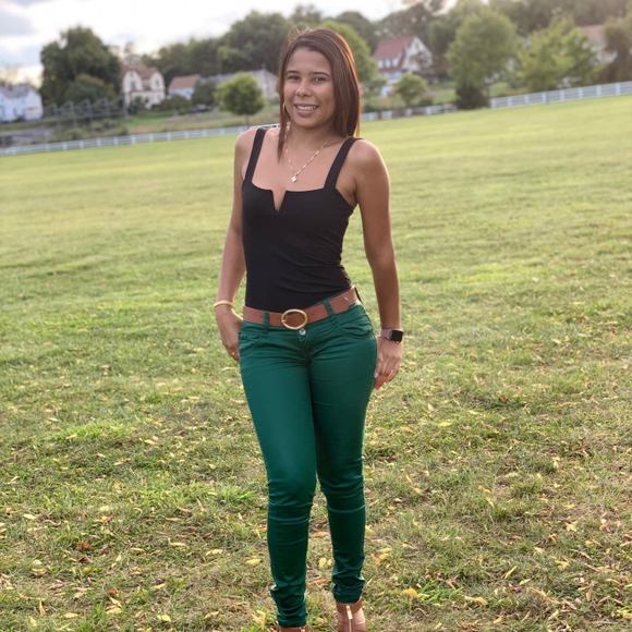 Profile Picture of Karina Capellan (@karina0802) on Poshmark