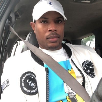 Profile Picture of Carlos Moore (@CMooreC12) on Twitter