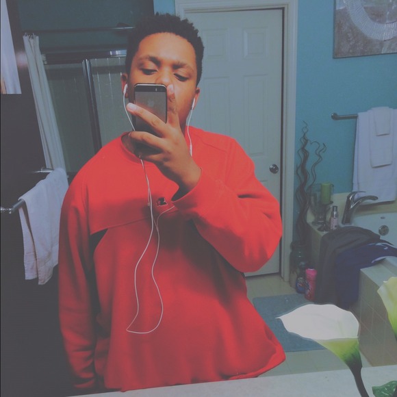 Profile Picture of Christion Hiler (@cdh_) on Poshmark