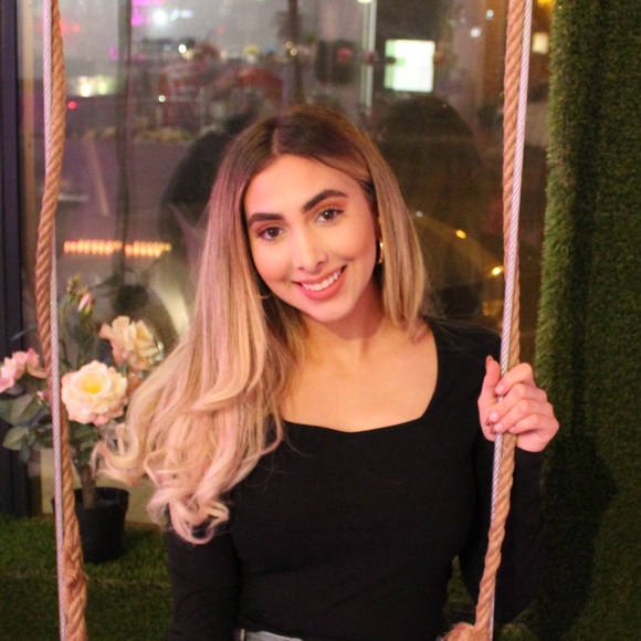 Arielle Moreno - Poshmark Profile Picture of Arielle Moreno (@ariellelillie) on Poshmark