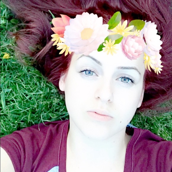 Profile Picture of Caitlyn Stempien (@caitlynstempien) on Poshmark