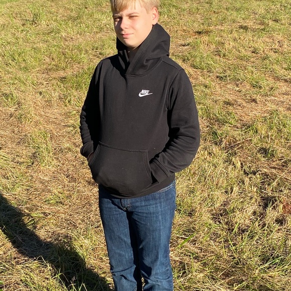 Profile Picture of Zachary Dunlap (@ilovedogs863) on Poshmark
