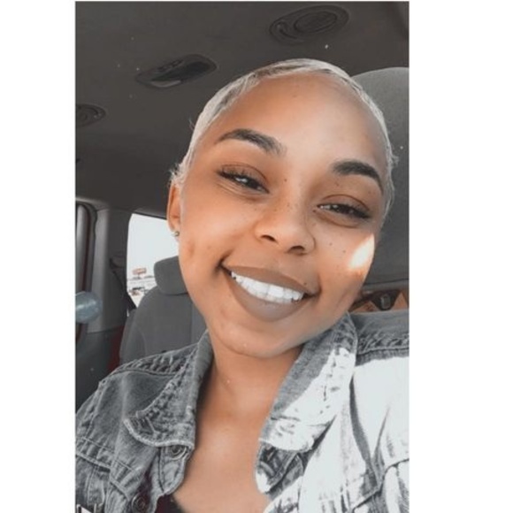 Profile Picture of Peyton Scott (@cookieebeean) on Poshmark