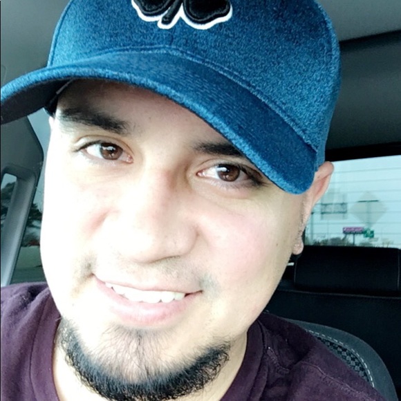 Profile Picture of Matt Chambers (@mattc3221) on Poshmark