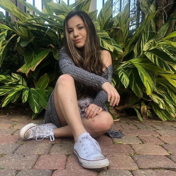 Profile Picture of Julia Rosenzweig (@juliarosenzweig) on Poshmark