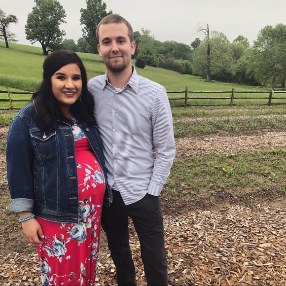 Profile Picture of Aria Davis (@aria_d) on Poshmark