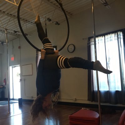 Maureen Barnes - Twitter Profile Picture of Maureen Barnes (@makeupmaureen) on Twitter