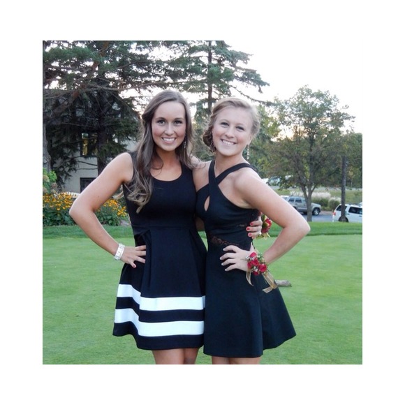 Profile Picture of Ellie Krieter (@elliekrieter) on Poshmark