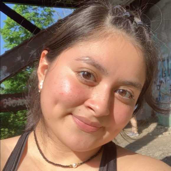 Profile Picture of Jerusalem Castro (@jeru_castro) on Poshmark