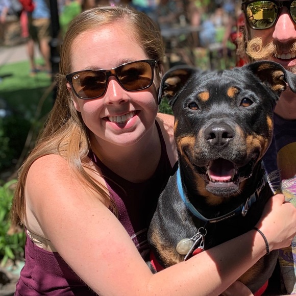 Profile Picture of Laura Walters (@lewalt18) on Poshmark