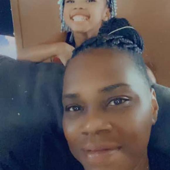 Profile Picture of Marlowe Fowler (@marlowefowler) on Poshmark