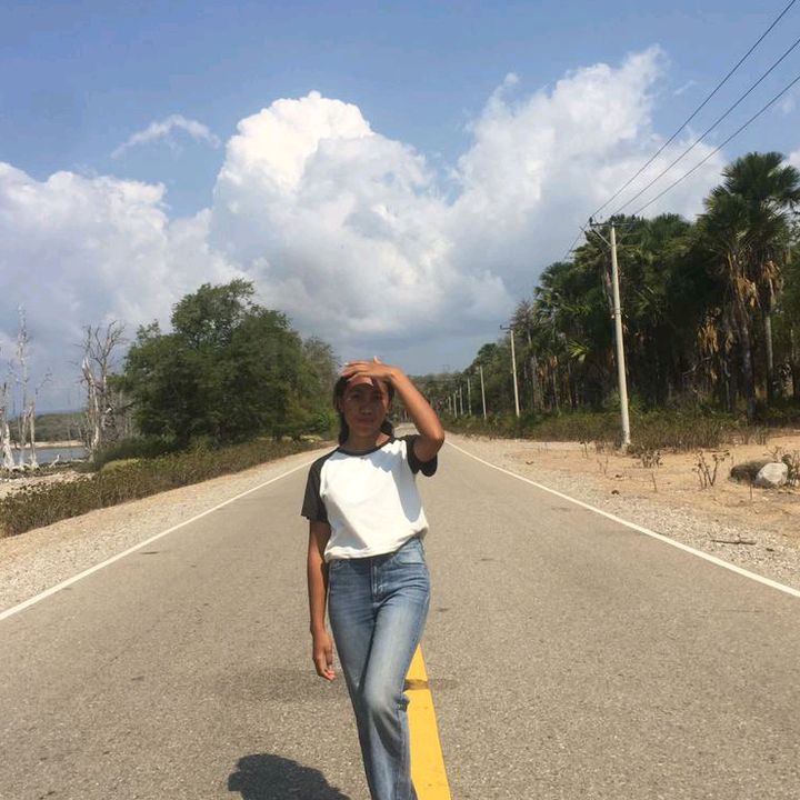 Laurabello - Tiktok Profile Picture of Laurabello (@laurabello906) on Tiktok