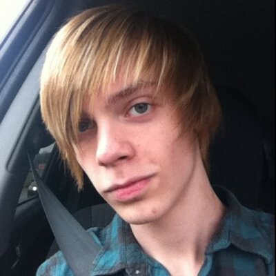 Profile Picture of Mac Collier (@guy_on_thecouch) on Twitter