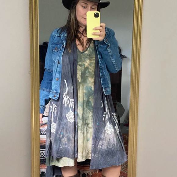 Profile Picture of Destinee Hurson (@easternsun) on Poshmark